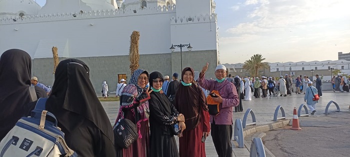 Jemaah Haji Tambahan Masih di Madinah, Kunjungi Makam Nabi