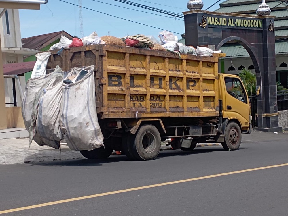 Anggaran Pengadaan Truck Sampah Habis