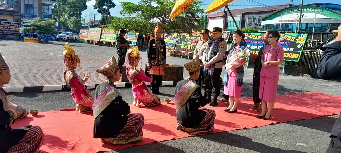 Kapolres Baru Disambut Secara Adat, Pisah Sambut Kapolres Rejang Lebong