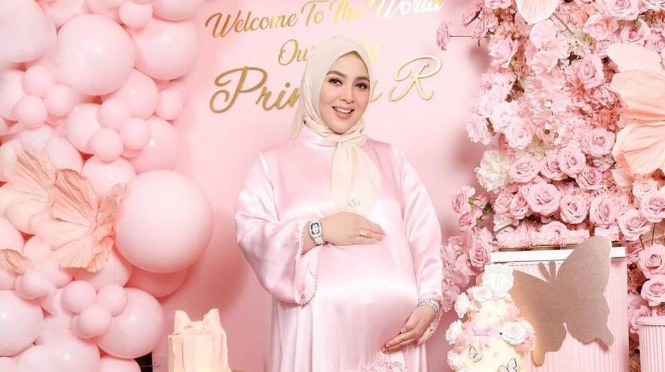 Syahrini Ungkap Inisial Anak Syahrini Baby R Cantik Sekali