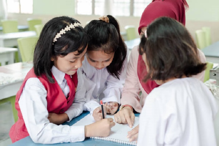 Minat Baca Buku Pada Siswa Hendaknya Harus Tetap Ditingkatkan