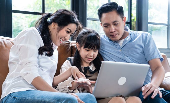  Biaya Pendidikan Melonjak Setiap Tahun, Haruskah Orang Tua Memiliki Asuransi Pendidikan?