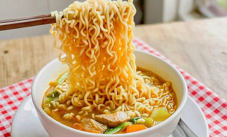  Tips Konsumsi Mie Instan Sehat Selama Ramadhan 2026, Ini Saran Ahli Gizi