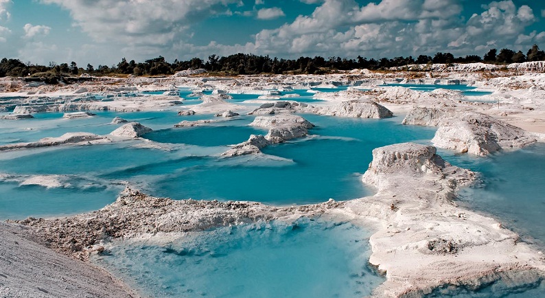 Bangka Belitung Punya Danau Kaolin yang Mempesona