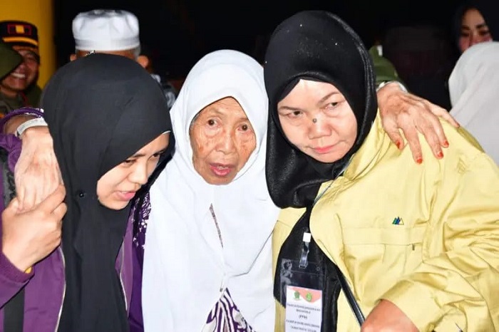 239 Jamaah Haji Tiba di Curup Pukul 3 Dini Hari, Keluarga Sempat Tidur di Masjid Agung