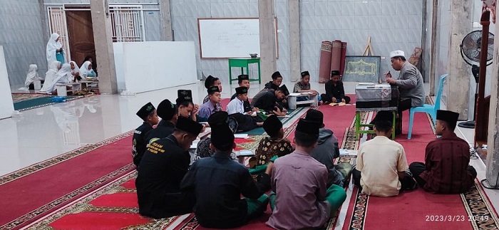 Bulan Ramadhan, SMPQ Darul Maarif NU Gelar Kilatan Kitab Kuning dan Tadarusan