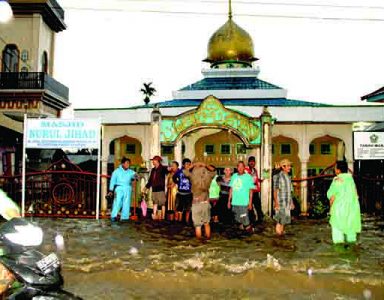 Masjid dan 12 Rumah Terendam