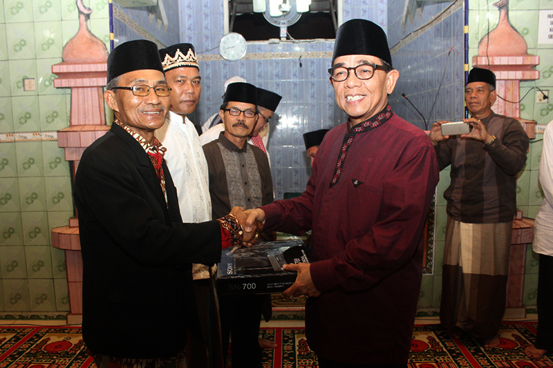 Sumbang Perlengkapan Masjid