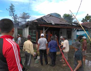 Pergi Kerja Mencari Uang, Rumah Pasutri Terbakar