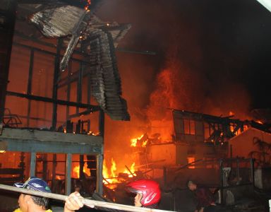 Ditinggal Tidur, 5 Rumah Hangus Terbakar