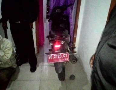 Warga Perbo Cuci Kampung, Dugaan Oknum Kades Kecamatan Ujan Mas Digrebek Bersama WIL