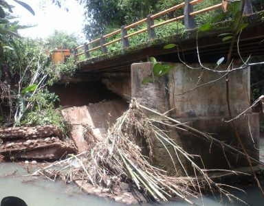 Kota Padang Terancam Terisolir, Jembatan Nyaris Putus