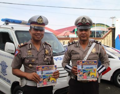 Bagikan Buku Tertib Berlalu Lintas