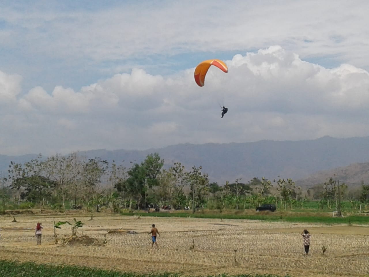 Dana Desa di Tatung juga Hasilkan Atlet Paralayang  