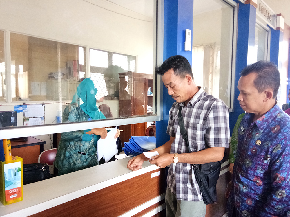 Server Ngadat, Pencetakan KTP El Terhambat