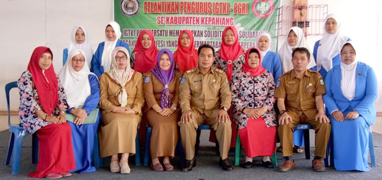 Lantik Pengurus IGTKI,  Dikbud Ajak Guru Bangun Karakter Anak