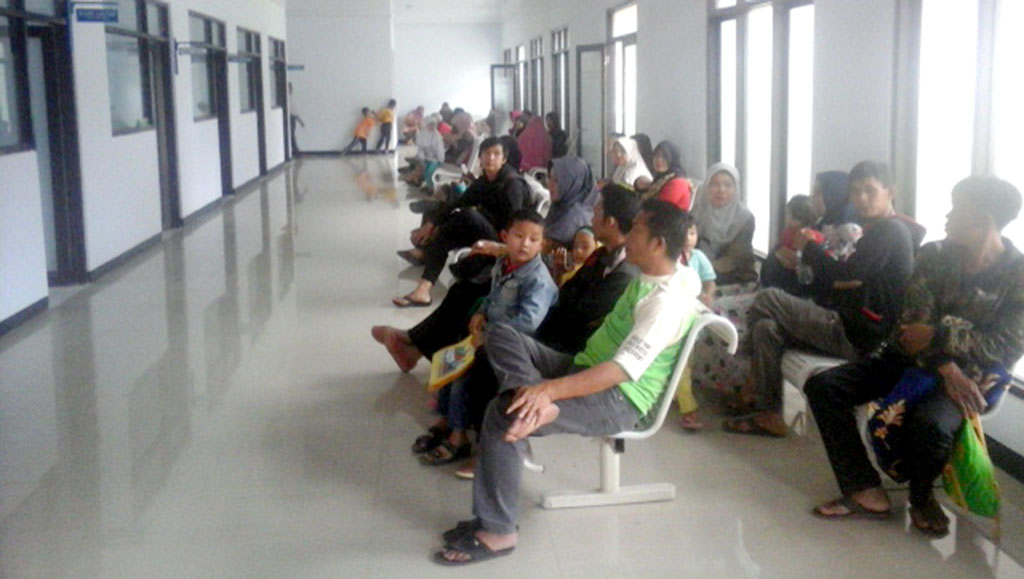 Pasien Keluhkan Transportasi,  Menuju RSUD Jalur Dua
