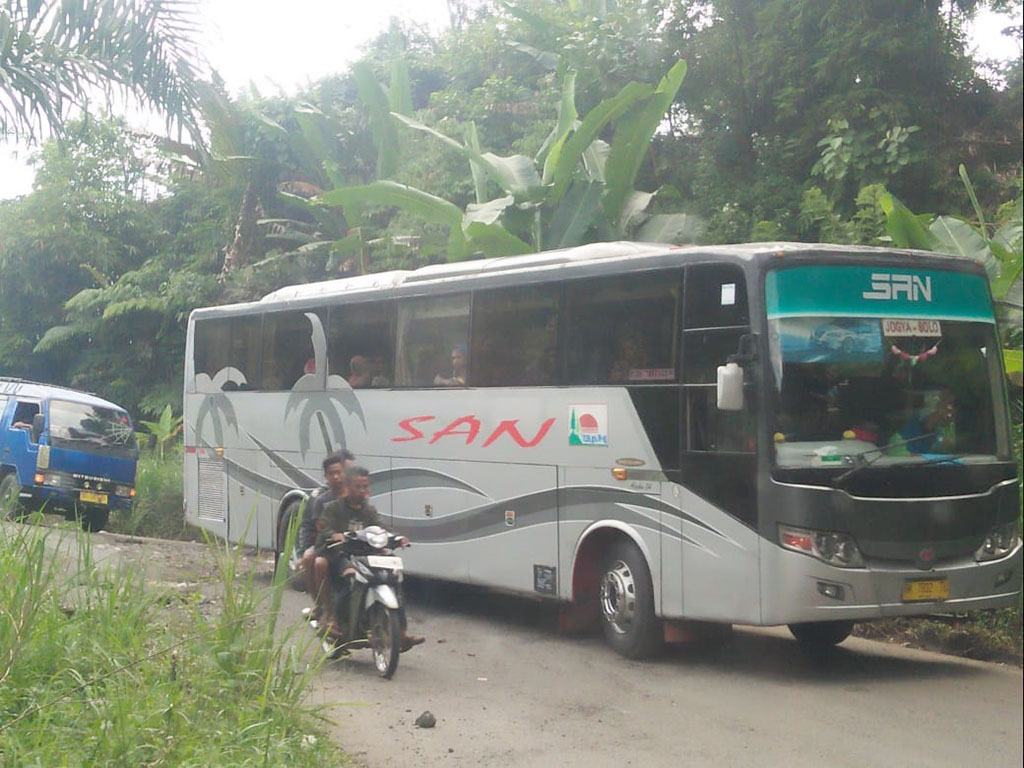 Jalan Provinsi Harap Diperbaiki