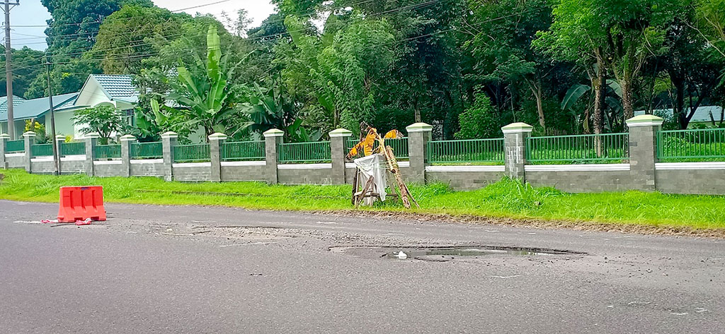 Jalan Negara Kian Rusak,  Rawan Kecelakaan