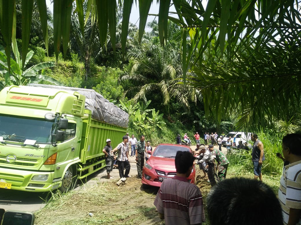 Jalan Lintas Curup-Lubuklinggau Lumpuh Total