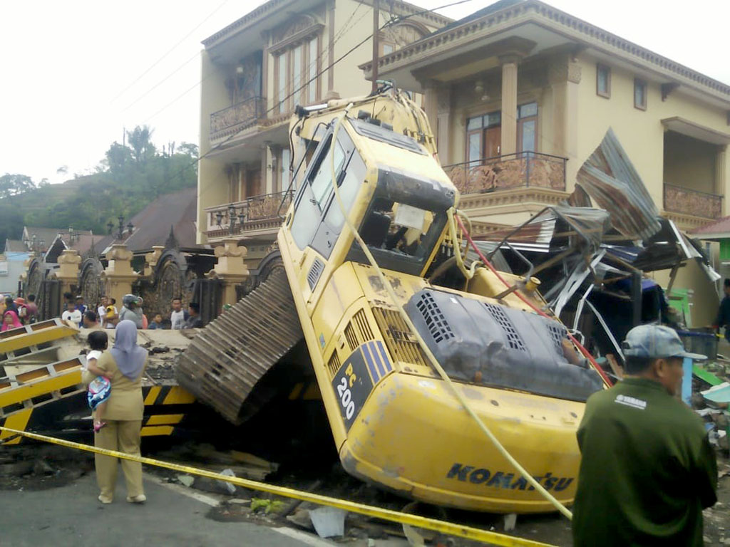 Lakalantas Maut,  2 Korban Tewas Terbakar