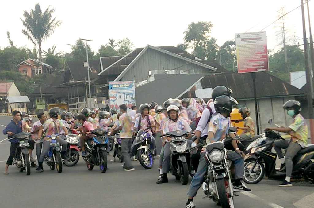 Kelulusan SMA, Diwarnai Aksi Corat-coret