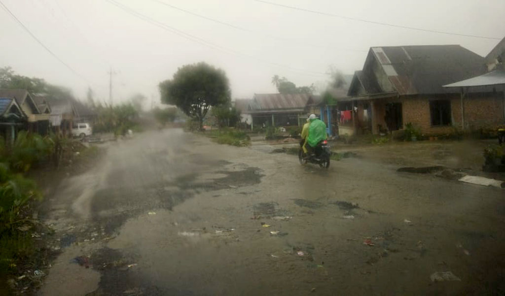 Badan Jalan Tertutup Ganggu Arus Lalu Lintas