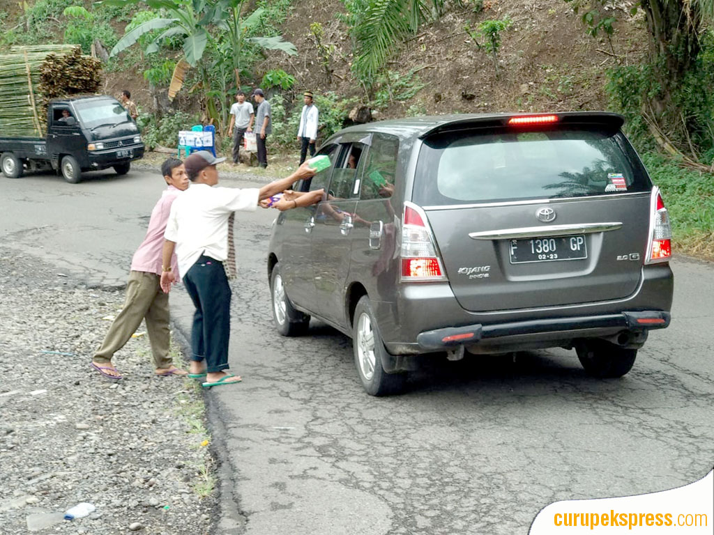 Bagi Takjil dan Bukber