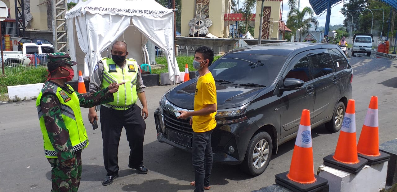 Petugas Temukan 1 Penumpang Travel Bersuhu Tinggi 38,4 Derajat