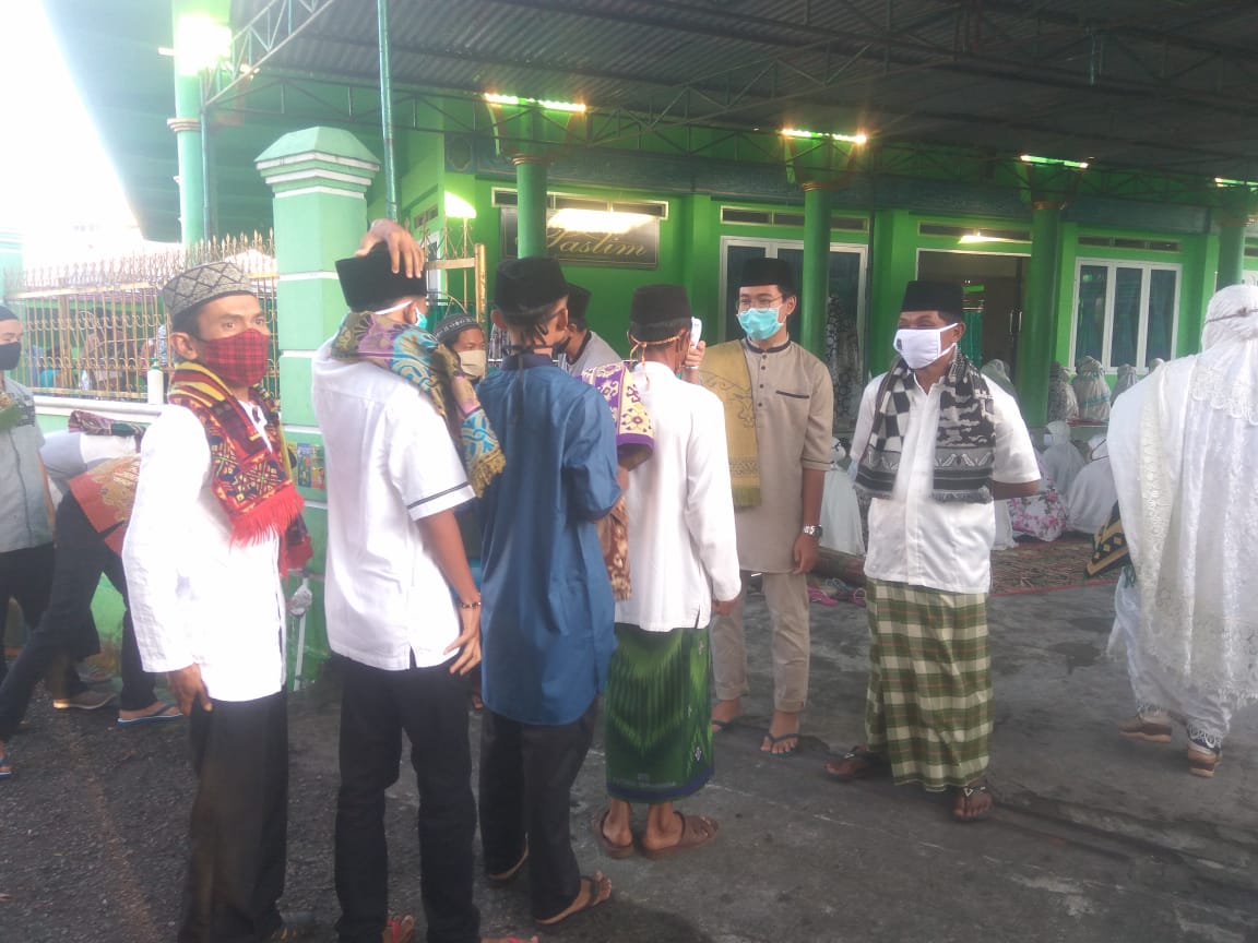 Kapolsek Bantu Amankan Sholat Ied  di Curup