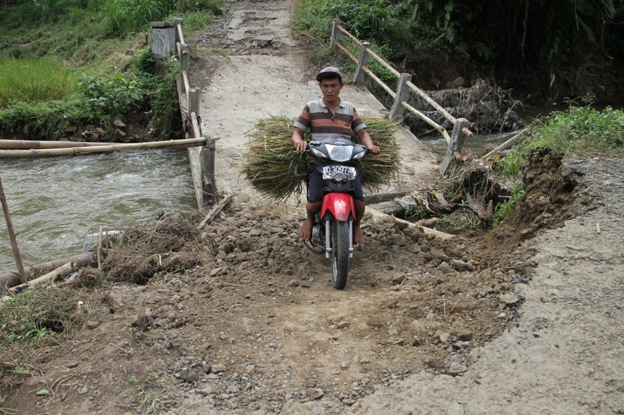 Dua Kali Diterjang Banjir, Jembatan Duku Ulu Nyaris Putus