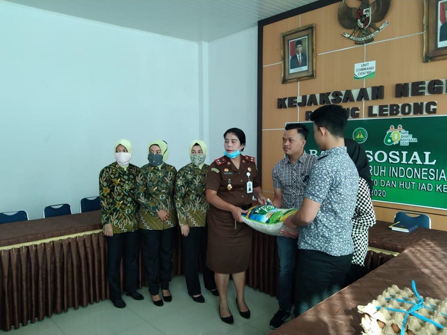 Peringatan HBA ke 60 Tahun 2020, Kejari Salurkan 110 Paket Sembako