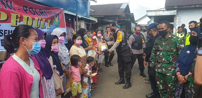 TNI – POLRI Salurkan Bantuan di Binduriang