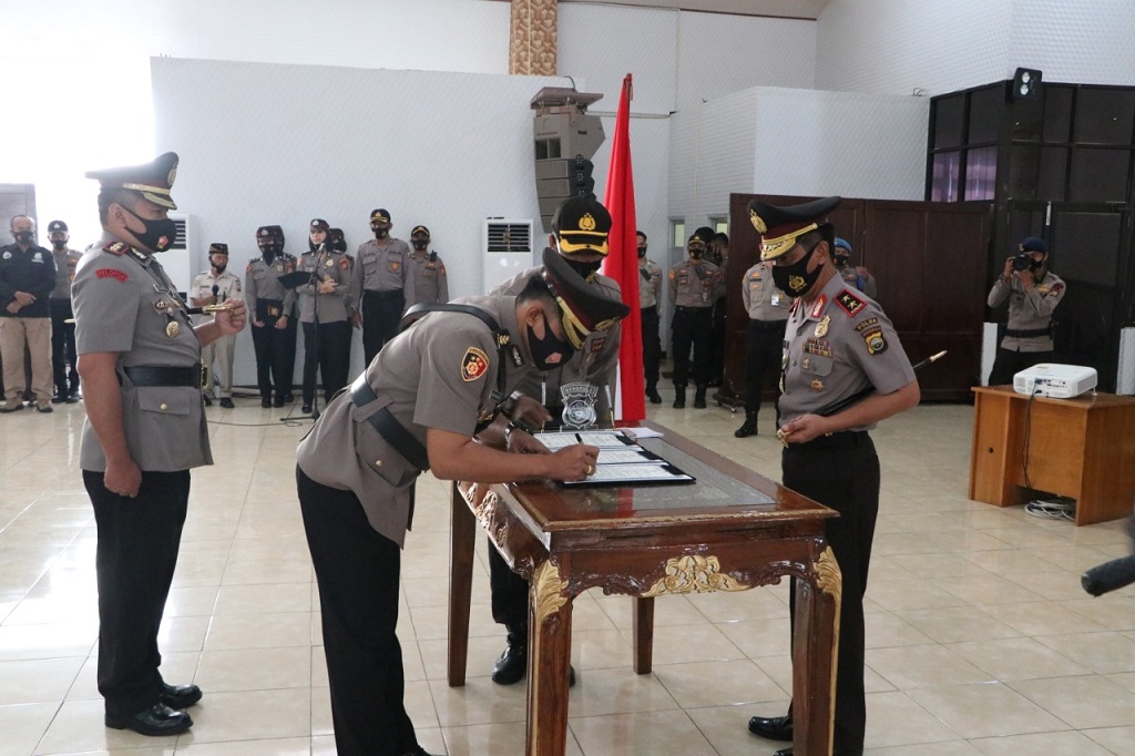 Kapolda Pimpin Sertijab Kapolres RL, Bersama Wakapolda dan Kapolres Kaur