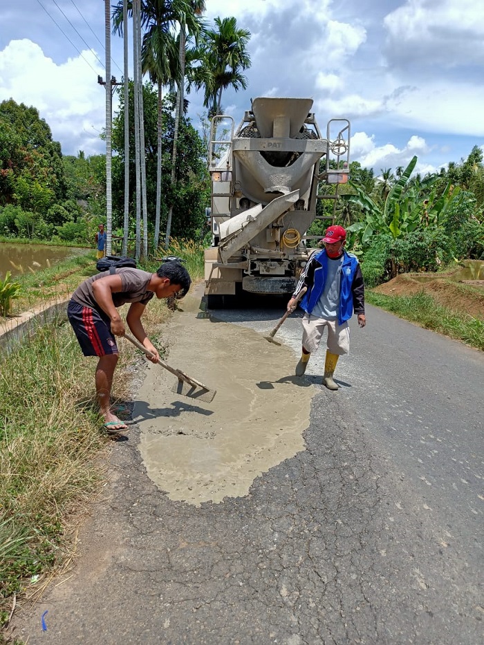 Jalan PUT-Belumai Diperbaiki Swadaya, Perusahaan Tambang Turun Tangan