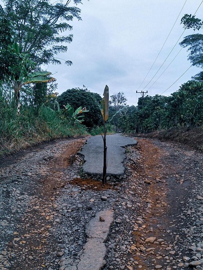 Jalan Air Pikat Kembali Dikeluhkan, Persoalan Pembangunan Dipenuhi Bertahap