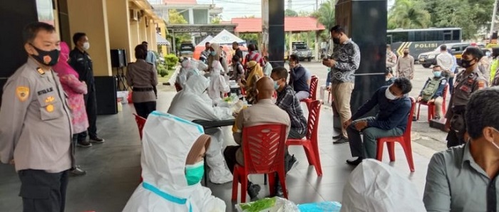 Ratusan Personil Polres Rapid Test