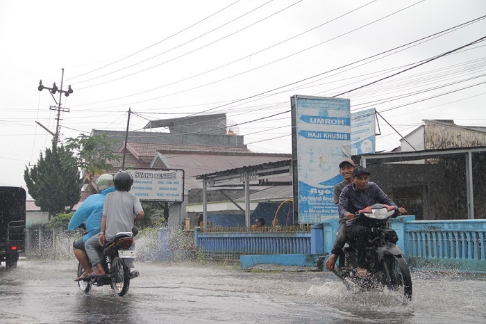 Waspada Hujan Disertai Banjir