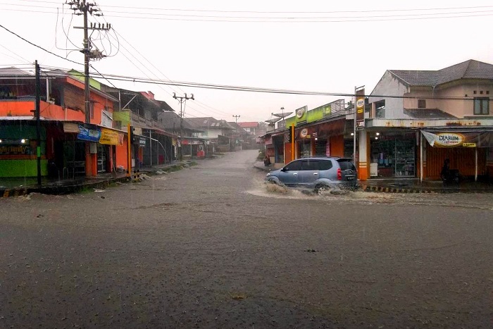 Banjir di Ruas Jalan Masih Menghantui