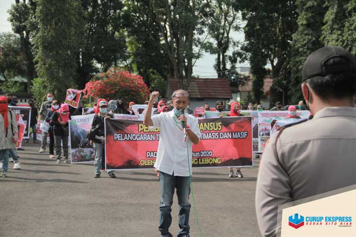 Datangi Gedung Dewan Massa KMRL Bersatu Desak Pilkada Ulang