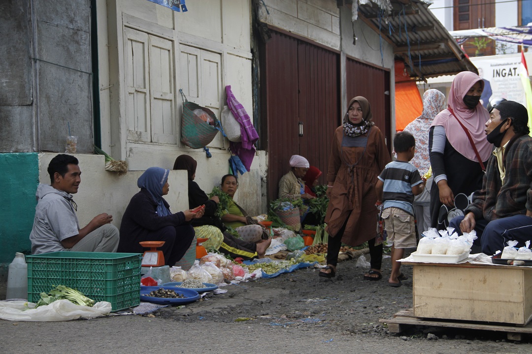 Pengunjung Pasar Turun Drastis