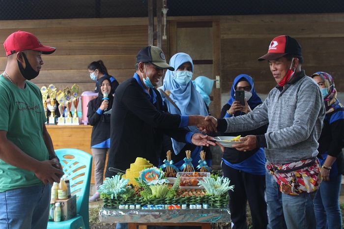 Semarak Dies Natalis AKREL ke-5, Potong Tumpeng & Fun Fishing