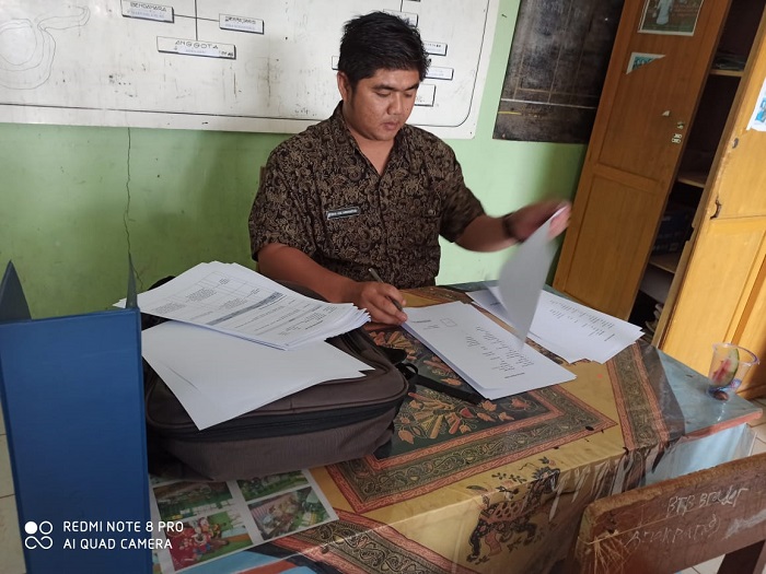 Yoba Ade Ardiansyah Plt Kepsek SDN 02 Muara Kemumu, Rela Mengabdi di Sekolah Terpencil Hingga Menjadi Korban P