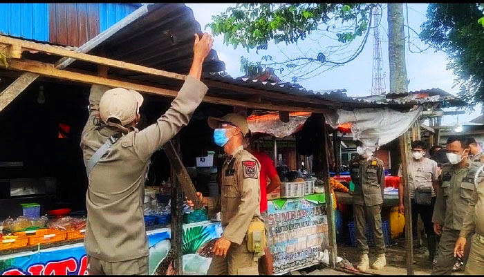 Membandel, Lapak PKL Dibongkar Paksa