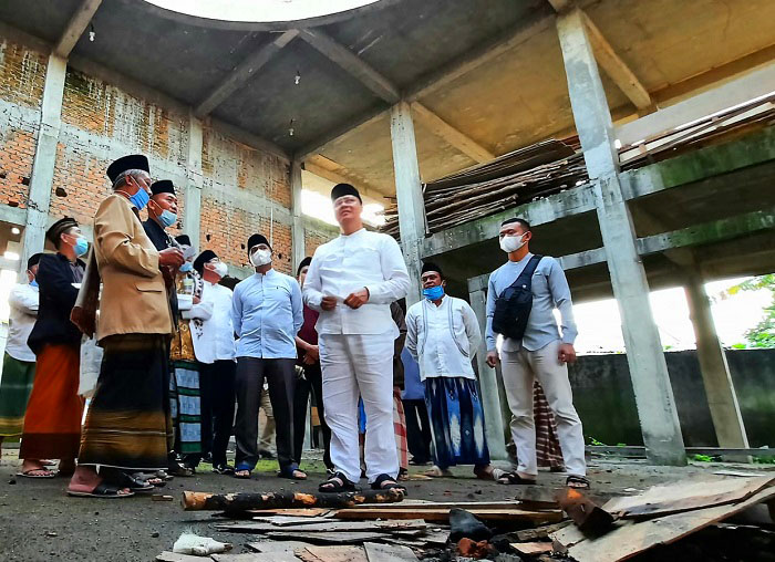 Safari Ramadhan ke RL Gub Bantu Masjid Al-Mukminun Rp 150 Juta