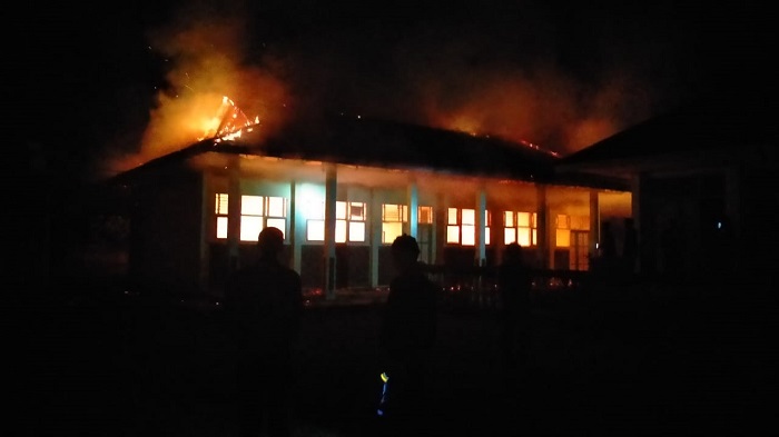 Jelang Sahur, 2 Ruangan SD Terbakar