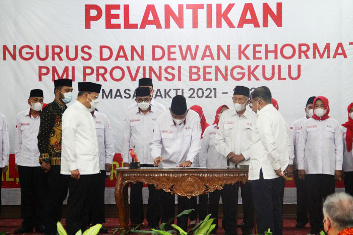 Lantik Kepengurusan PMI Provinsi Bengkulu JK : PMI Harus Mampu Atasi Kesulitan Masyarakat