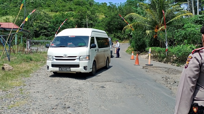 Belasan Kendaraan Dipaksa Putar Balik