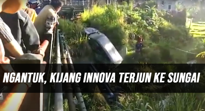 Ngantuk, Kijang Innova Terjun ke Sungai