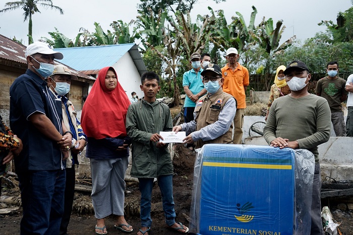 Bupati Santuni Korban Kebakaran Barat Wetan